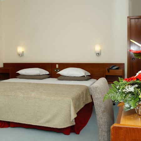 Cheerfulway Bravamar Hotel Ribeira Brava Exterior photo