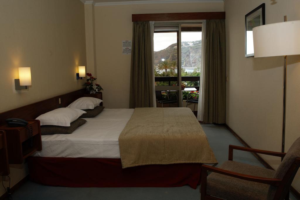 Cheerfulway Bravamar Hotel Ribeira Brava Exterior photo